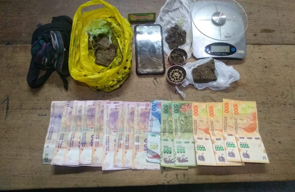 Desbarataron dos kioscos de venta de droga y detuvieron a dos personas