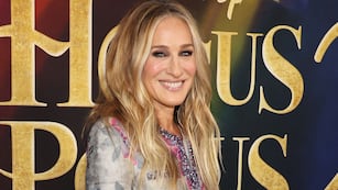 Sarah Jessica Parker a los 57 años en la premiere de Hocus Pocus 2.