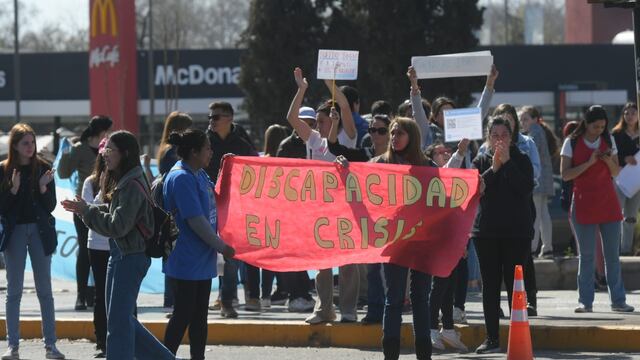 Prestadores de servicios de personas con discapacidad en Mendoza y sus familias marcharán este jueves