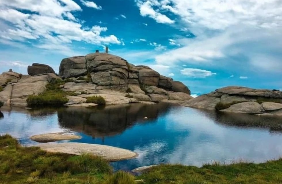 Cómo es la historia del “hada de la laguna” en un reconocido cerro de Córdoba