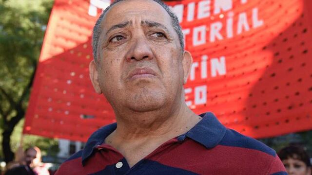 Luis D'Elía, líder piquetero; Organizaciones sociales realizan corte de la Ruta 3 en La Matanza contra el DNU y la ley “Bases”. Foto: La Voz