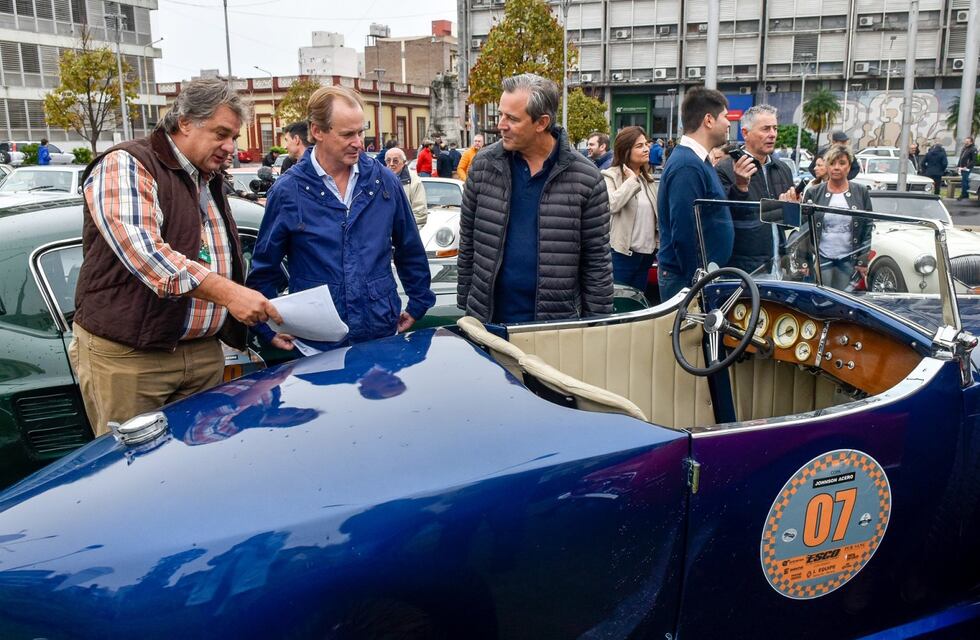 Bordet y Bahl estuvieron junto a los pilotos del Rally 100 Millas Históricas en Paraná