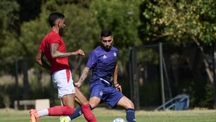 Nahuel Bustos hizo dos tantos ante el Ciruja (Talleres)
