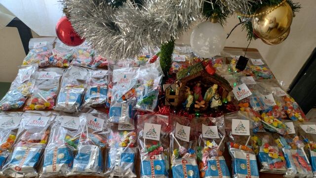 Entrega de Obsequios navideños a las familias que se atienden en los Caps de Tres Arroyos