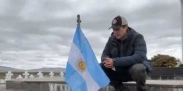 El video del youtuber que izó la bandera argentina en las Islas Malvinas