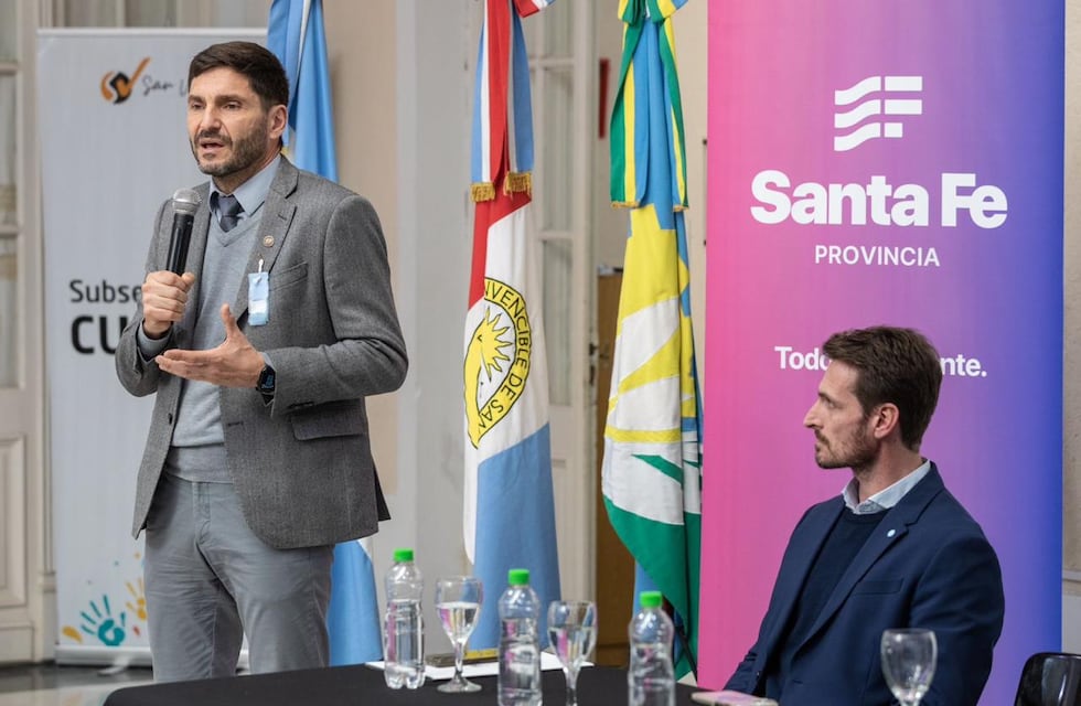 Pullaro anunció la licitación de la obra para abastecer de agua potable a San Vicente