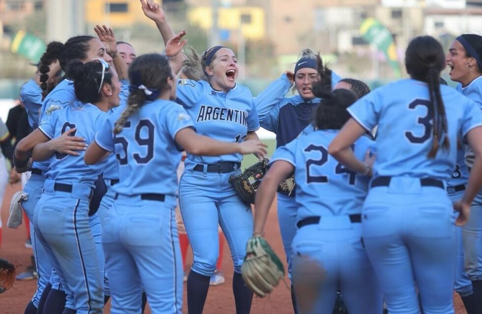 Con dos tucumanas, la Selección Argentina de Sóftbol femenino se consagró en el Sudamericano en Perú