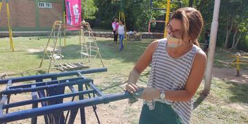 Empezaron con la refacción de la pintura de los juegos infantiles en algunas plazas salteñas.