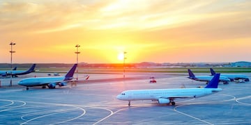 Una aerolínea ofrece 2x1 en pasajes de avión.