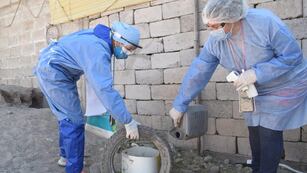 Las medidas preventivas para evitar el aumento de casos de dengue comienzan en el propio domicilio eliminando los criaderos del mosquito Aedes Aegypti, transmisor de la infección que puede ser mortal.