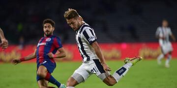 Como lateral y como volante, Angelo Martino tuvo altibajos en Talleres. Se iría a España (Facundo Luque / La Voz).