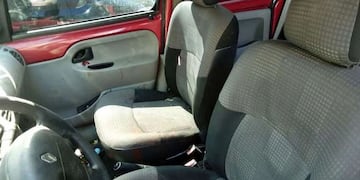 La Kangoo que usaban los fallecidos tenía pedido de secuestro. (Foto: Web)