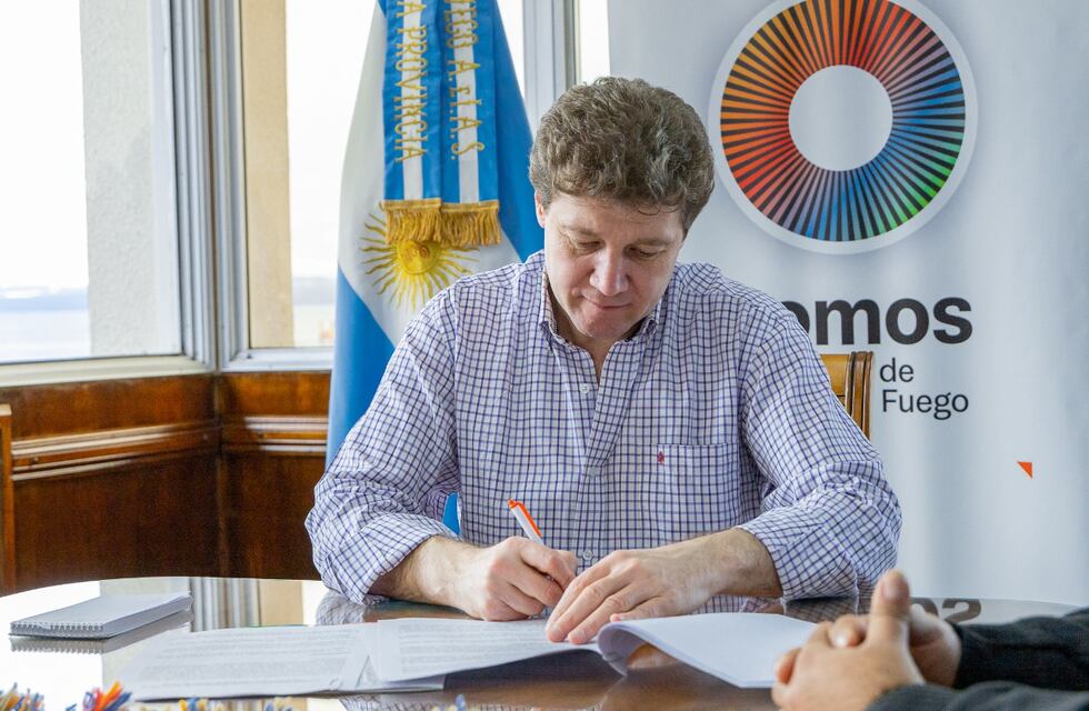 El gobernador Melella firmó un convenio con empresa china para desarrollar proyectos energéticos