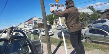 Colocaron cartelería y repararon el playón Natanael Ríos