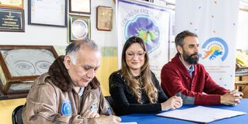 Ushuaia: se firmó un convenio para la realización de diversas actividades relacionadas a Malvinas