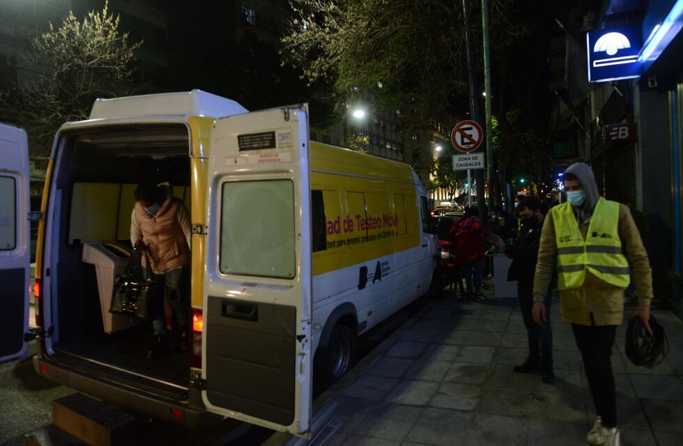 Variante Delta: por qué se descubrieron casos sin nexo en la Ciudad