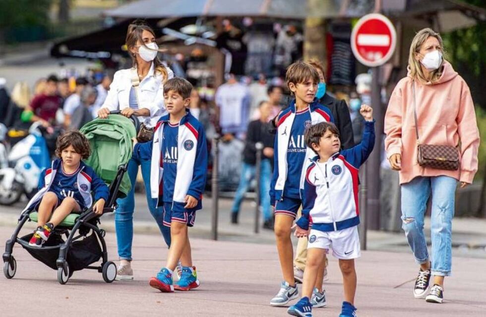 Thiago, Mateo y Ciro Messi se divirtieron junto a Antonela Roccuzzo con los juegos de París