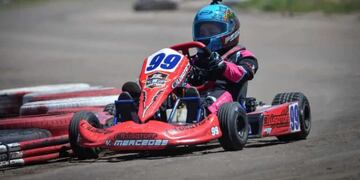 Catalina, la campeona de Karting mercedina