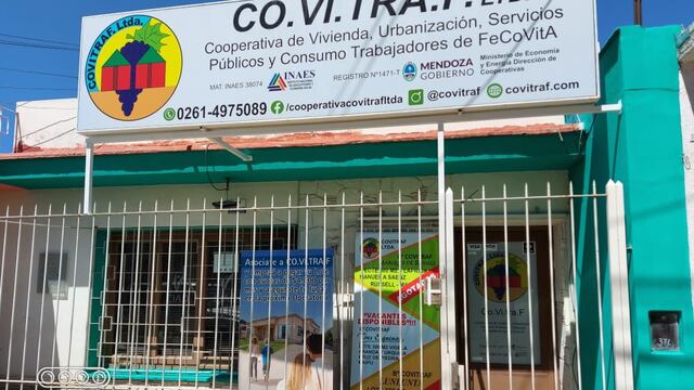 El responsable de la dirección de Cooperativas de la provincia vivitó la sede de Covitraf, que va por su tercer proyecto en el departamento de Maipú. Gentileza Gobierno de Mendoza