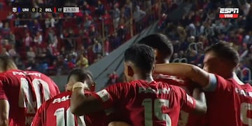 Todos en el Pirata celebran el 2 a 0 ante Unión. (Captura).