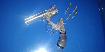 Carlos Paz. Un grupo de niños encontró un arma.