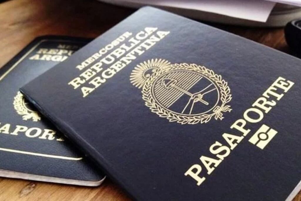 El pasaporte funciona como un documento de identidad internacional