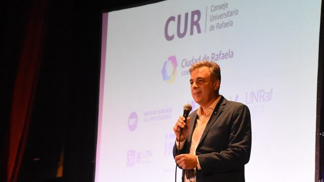 El intendente Luis Castellano presidió el encuentro del Consejo Universitario de Rafaela