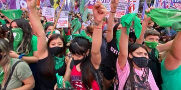 Vigilia verde en las afueras del Congreso (Federico López Claro)