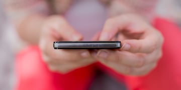 Cuáles son los celulares más recomendados y cuánto cuestan (Freepik)
