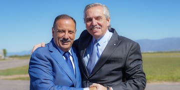 Ricardo Quintela y Alberto Fernández tras la reelección del actual gobernador de La Rioja.