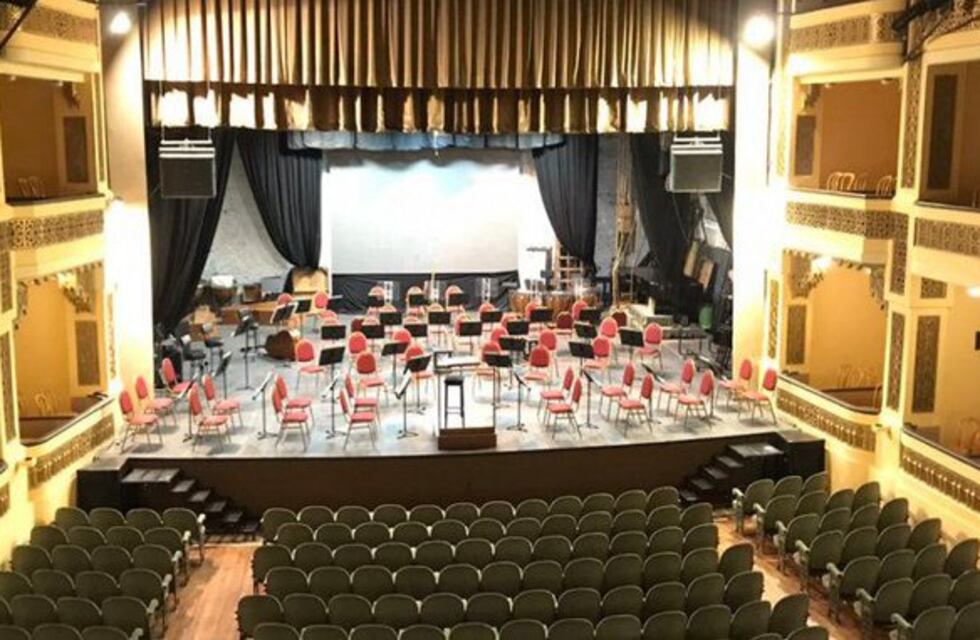 El Municipio realiza trabajos de pintura en la sala del Teatro Colón