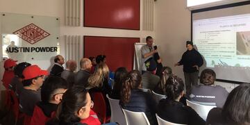 Capacitación sobre recupero de basura en diferentes empresas de Rafaela