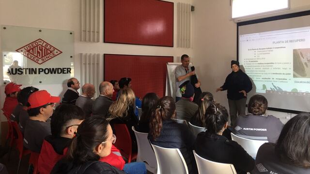 Capacitación sobre recupero de basura en diferentes empresas de Rafaela