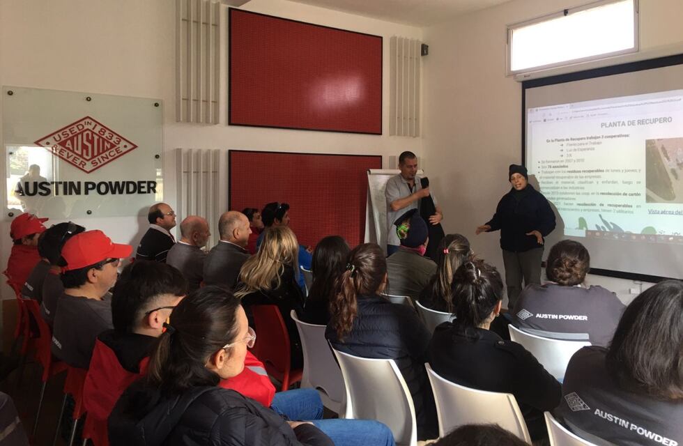 Capacitan a empresas para la correcta gestión de residuos