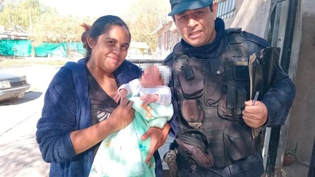 Policías mendocinos salvaron la vida de una bebé y los padres les agradecieron con una emotiva carta
