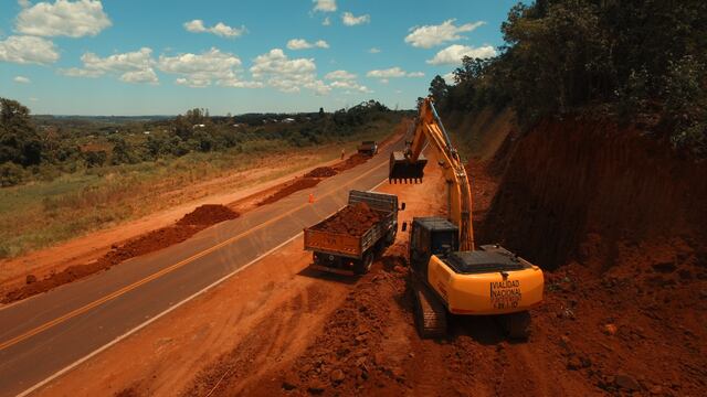 Realizan tareas de mantenimiento y mejora  sobre la RN101 entre las localidades de Piñalito Norte y Andresito