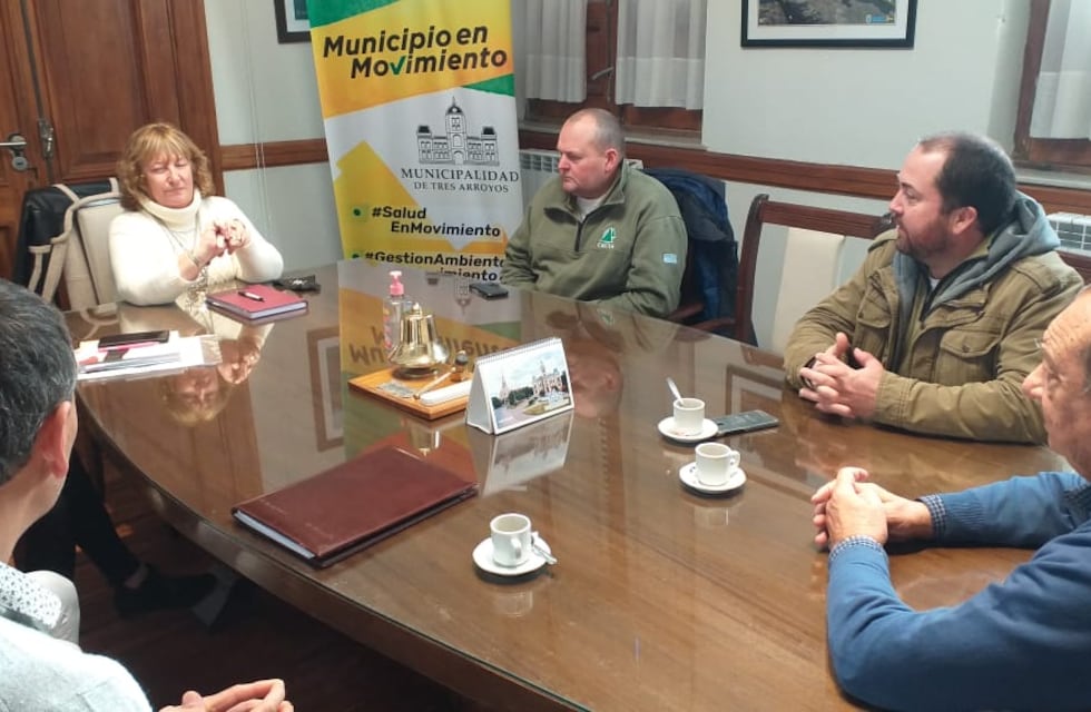 Reunión entre el intendente Carlos Sánchez e integrantes de las Cooperativas de Copetonas y Celta
