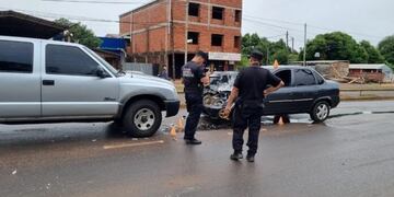 Choque frontal en Posadas: investigan si uno de los vehículos iba en contramano.