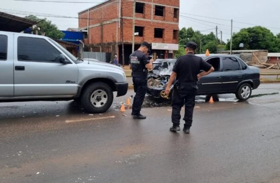 Choque frontal en Posadas: investigan si uno de los vehículos iba en contramano