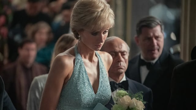 Elizabeth Debicki interpreta a Diana de Gales en la serie “The Crown”.