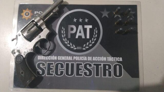 El arma secuestrada que estaba en poder de un adolescente con frondoso prontuario