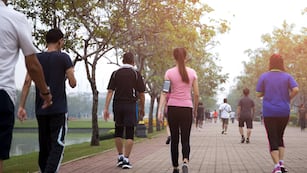 Caminata de 10.000 pasos. (Shutterstock / Bignai)