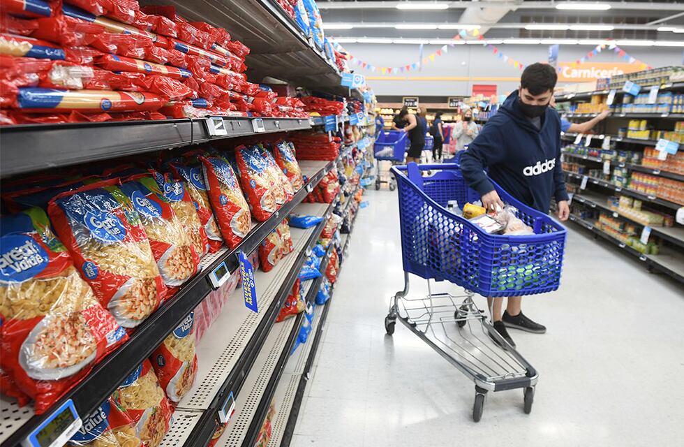 Aumento de la canasta básica: según Indec, una familia necesitó más de $83.000 para no ser pobre