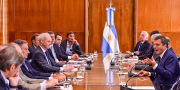 Sergio Massa anunció la política de canje de bonos.