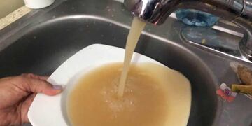Agua turbia en las redes y suministro de San Juan. Imagen ilustrativa.