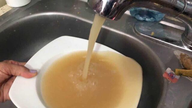 Agua turbia en las redes y suministro de San Juan. Imagen ilustrativa.