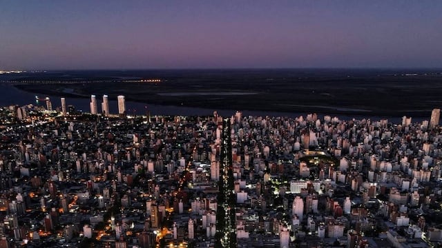 Vecinos del centro reaccionaron atemorizados por el temblor en sus domicilios. (Federico Padín)