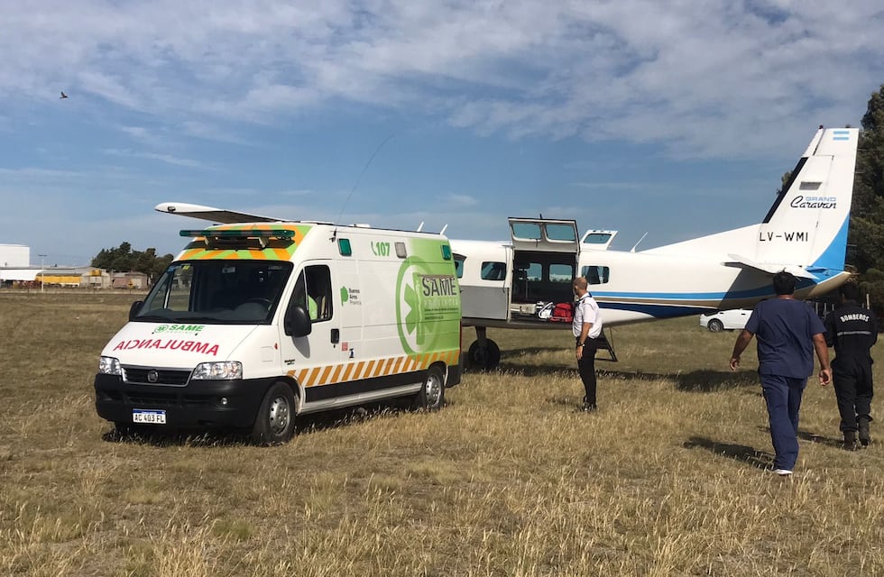 Trasladan en un avión sanitario a una de las jóvenes accidentadas esta mañana en la ruta 73