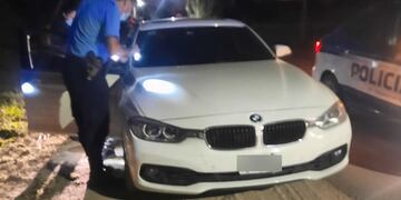 La Policía controló un auto BMW que fue secuestrado y sus ocupantes, detenidos. (Policía)