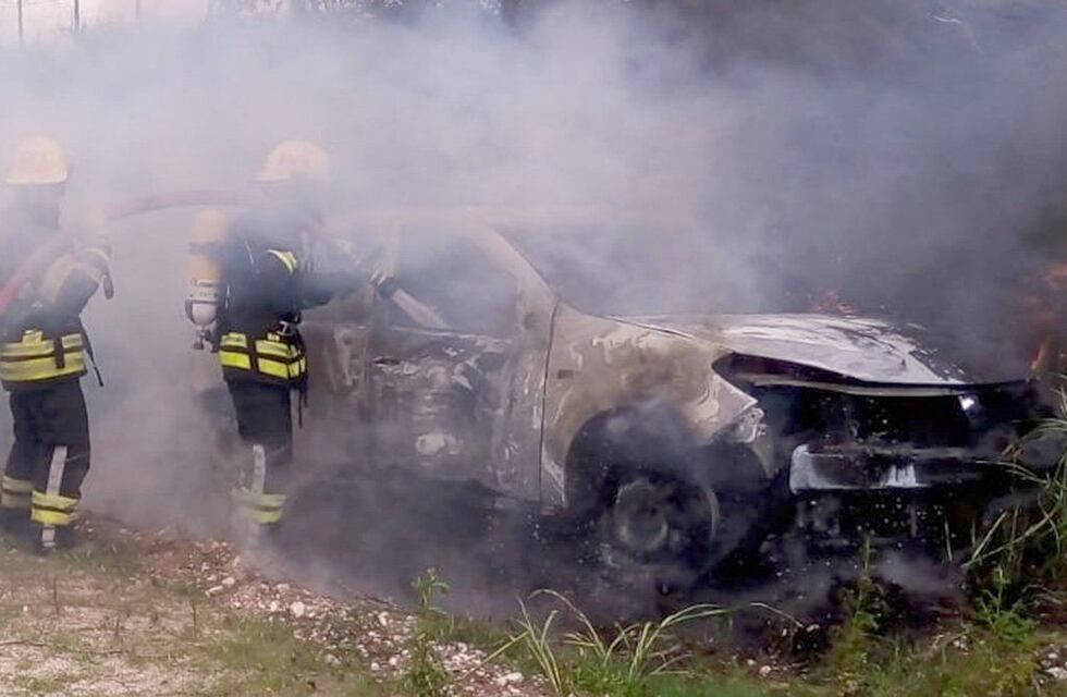 Investigan el incendio de un vehículo en Río Tercero, que provocó la muerte de su conductor